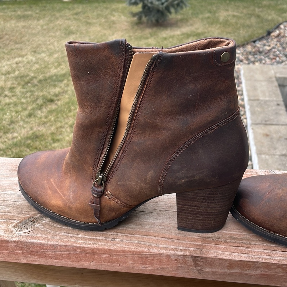 Clark’s boots - Picture 6 of 6